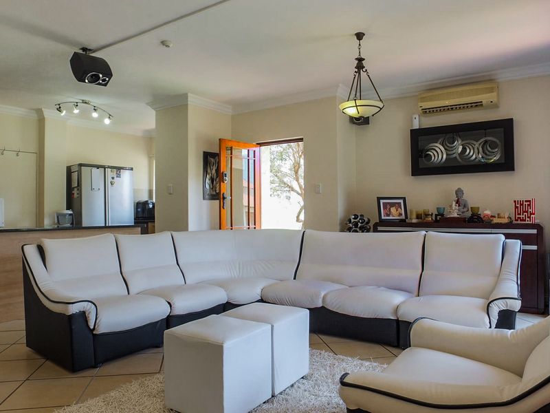 Lovely Townhouse!!! - Photo 3