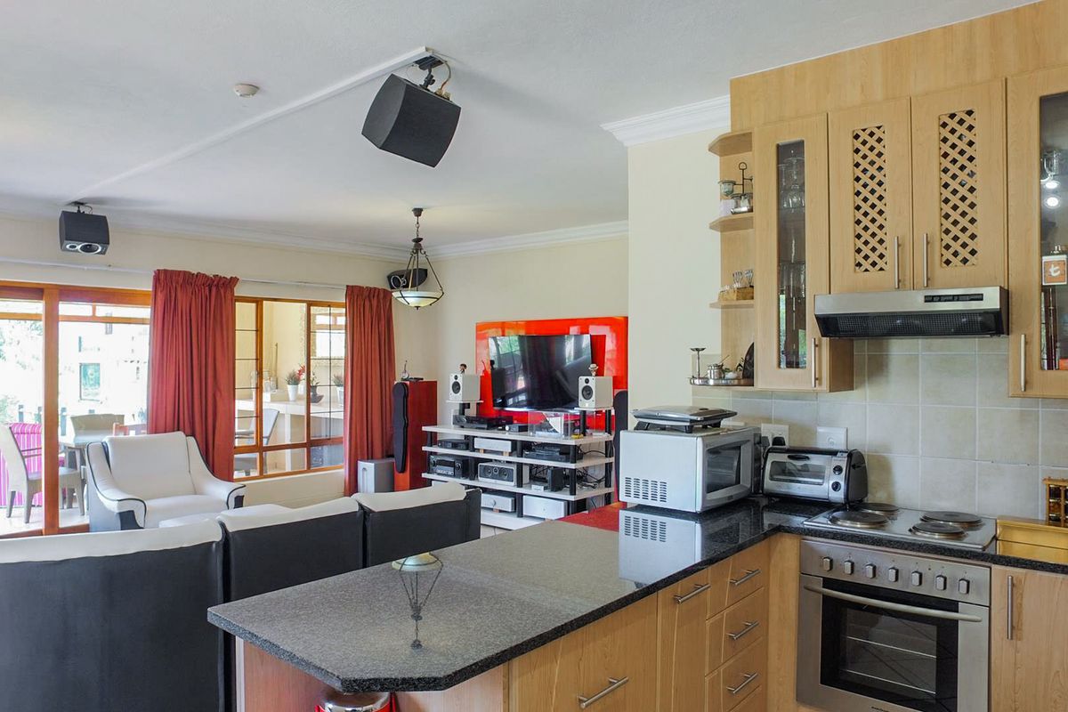 Lovely Townhouse!!! - Photo 4