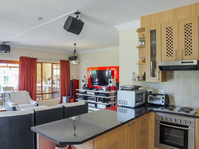 Lovely Townhouse!!! - Photo 4