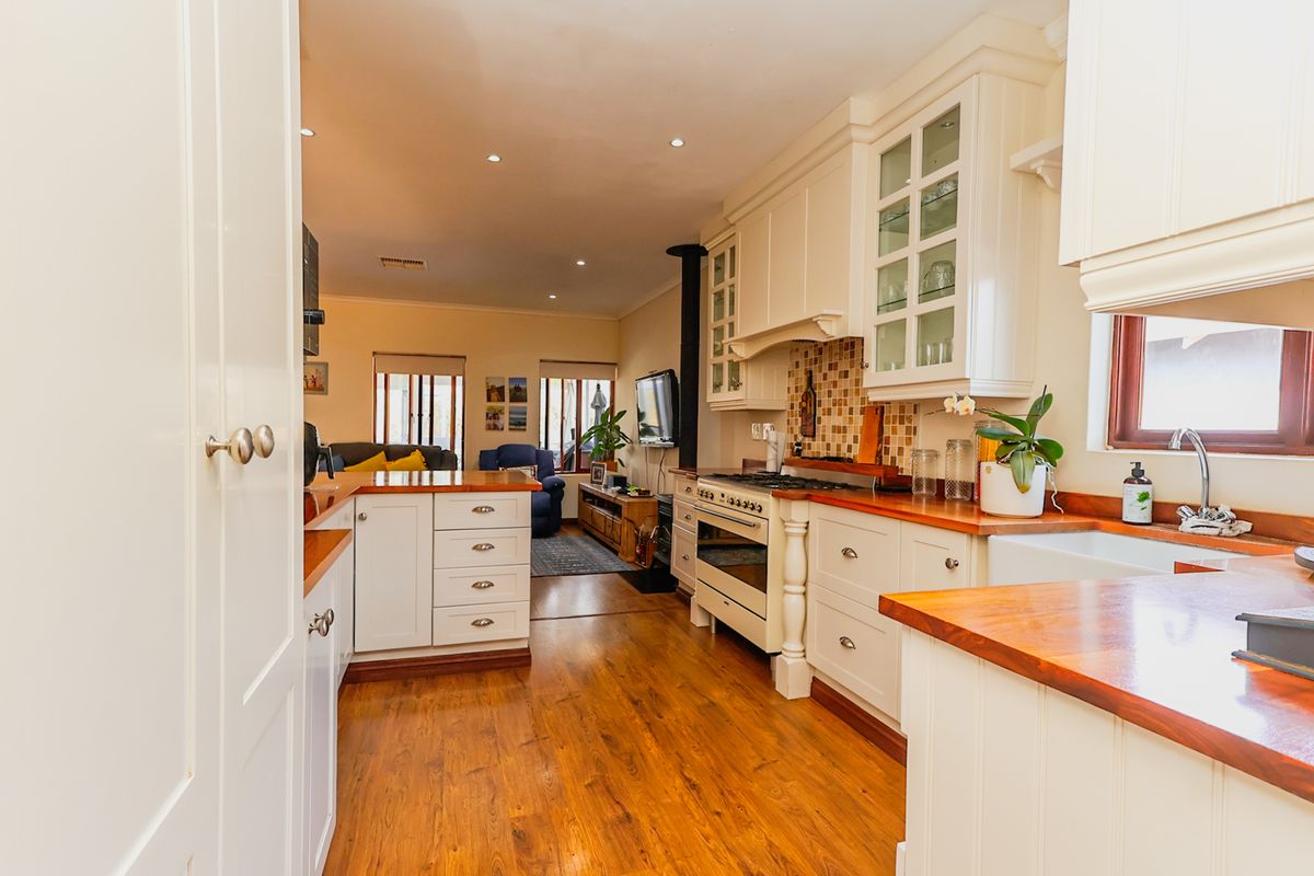 Designed for Entertaining with Exceptional Indoor-Outdoor Living - Photo 5