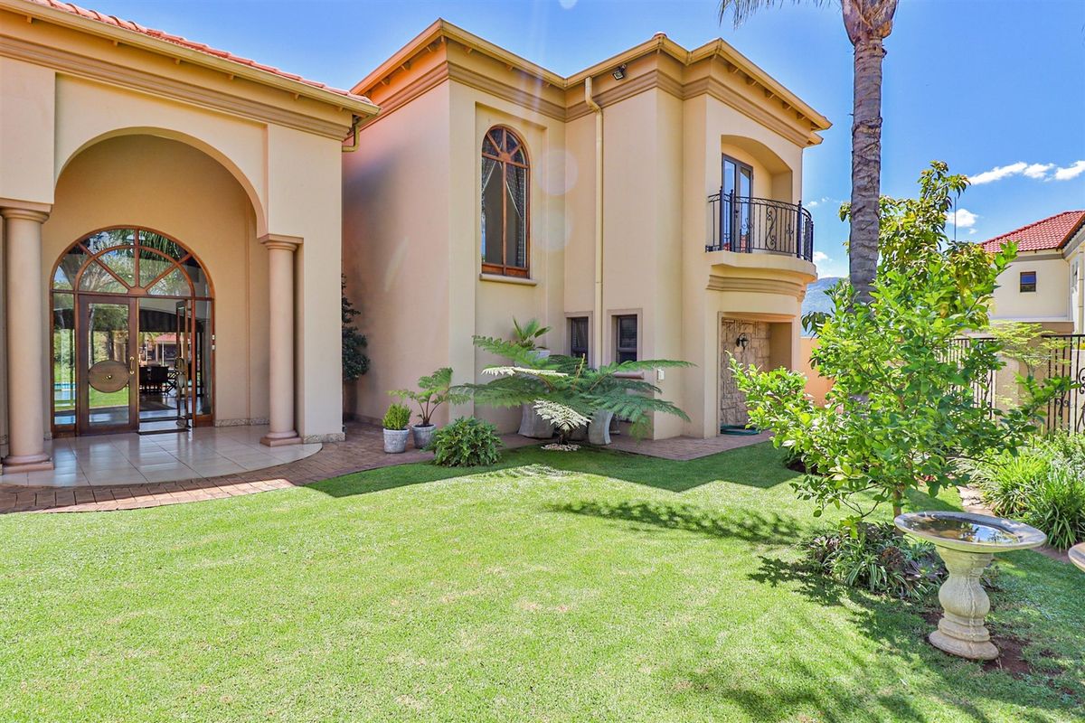 Truly an Executive Residence in Westlake Eco Estate - Photo 5