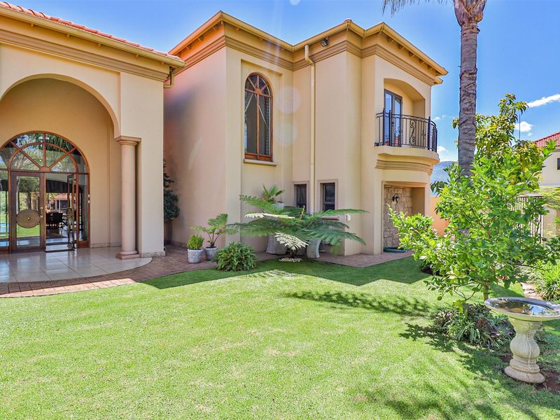 Truly an Executive Residence in Westlake Eco Estate - Photo 5