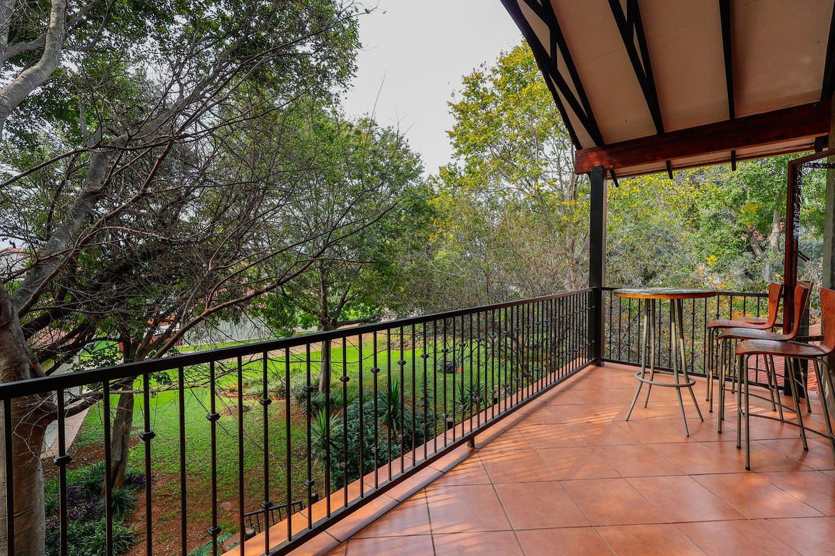 Stunning Family Home! - Photo 3