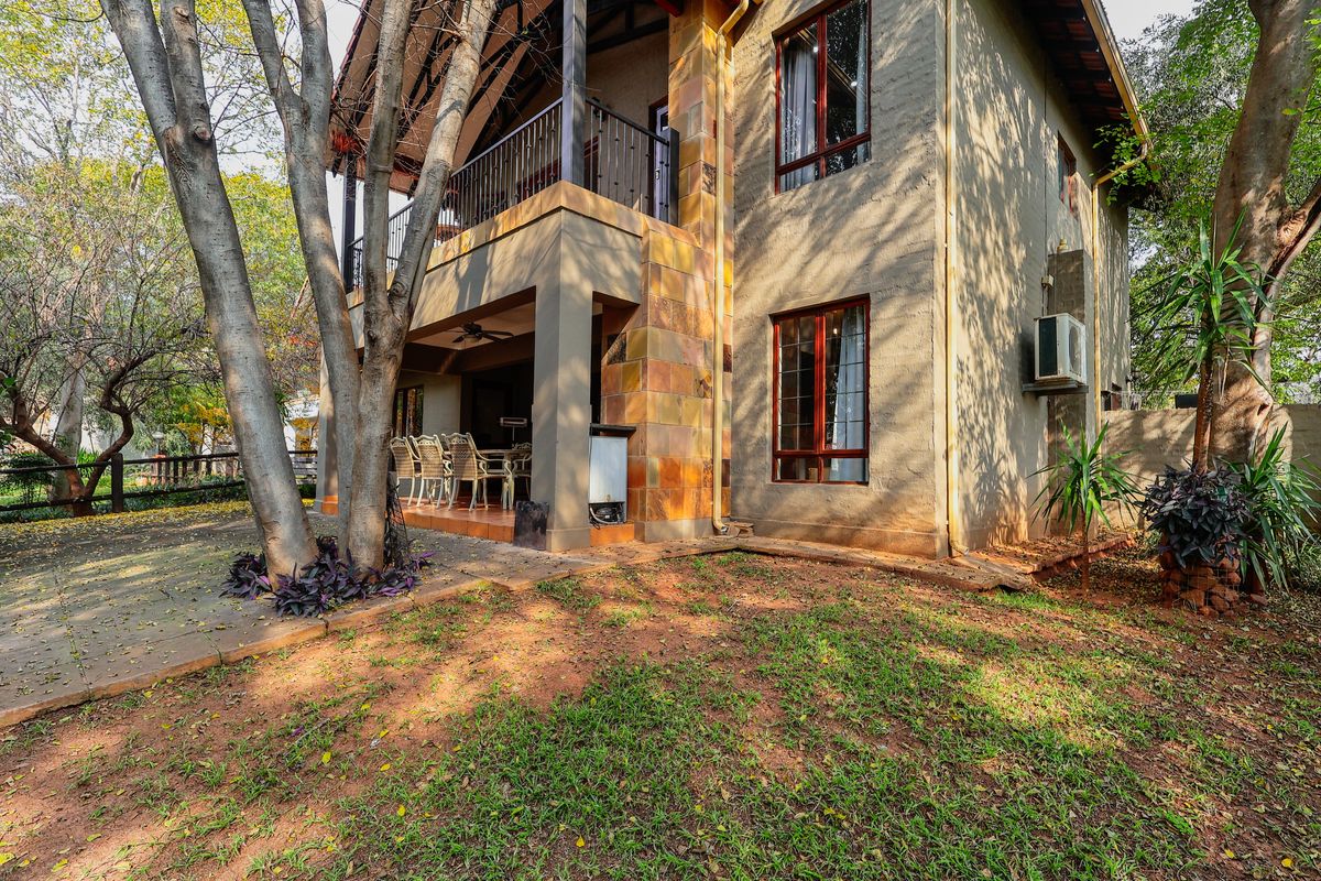 Stunning Family Home! - Photo 2