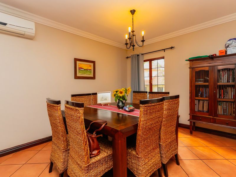 Stunning Family Home! - Photo 7