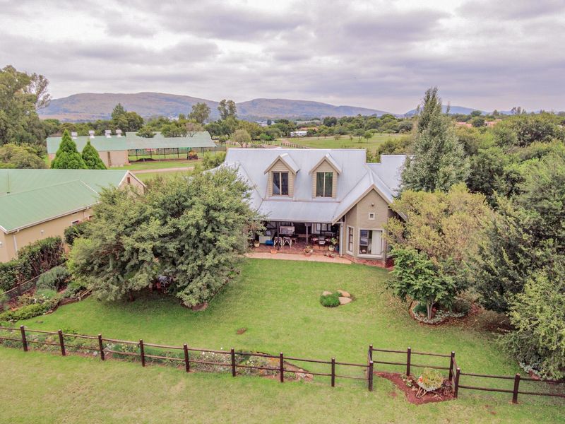 Charming North-Facing Retreat with Breathtaking Pivot Outlook - Photo 2