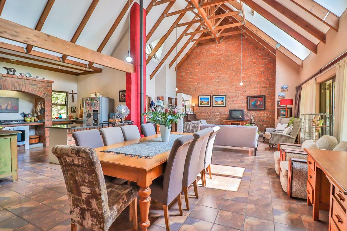 Charming North-Facing Retreat with Breathtaking Pivot Outlook - Photo 3