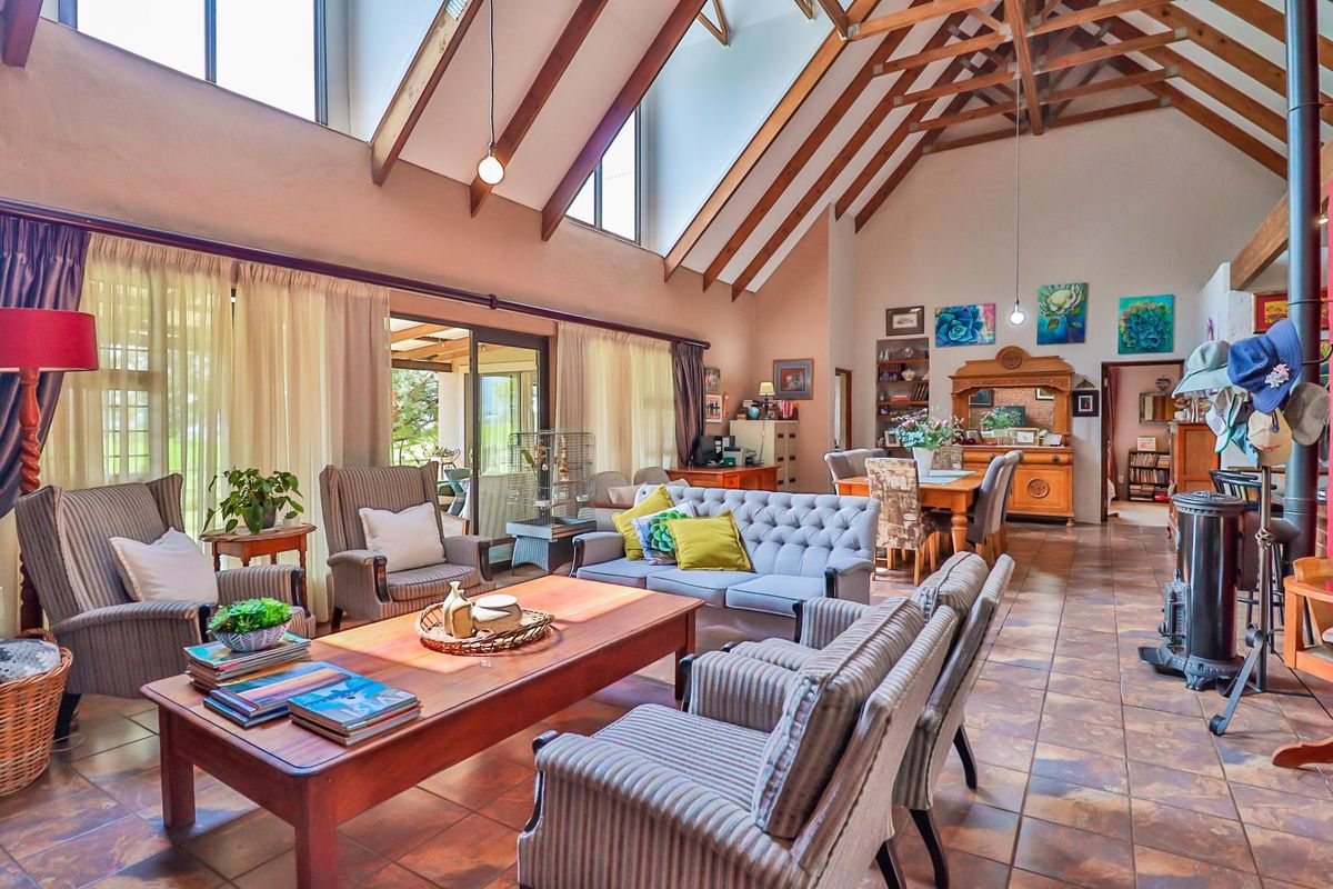 Charming North-Facing Retreat with Breathtaking Pivot Outlook - Photo 4