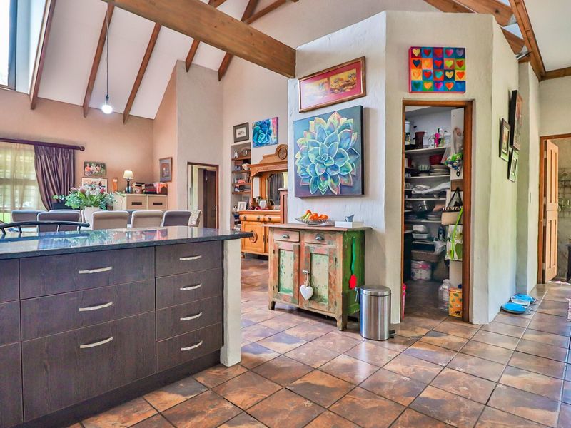 Charming North-Facing Retreat with Breathtaking Pivot Outlook - Photo 10