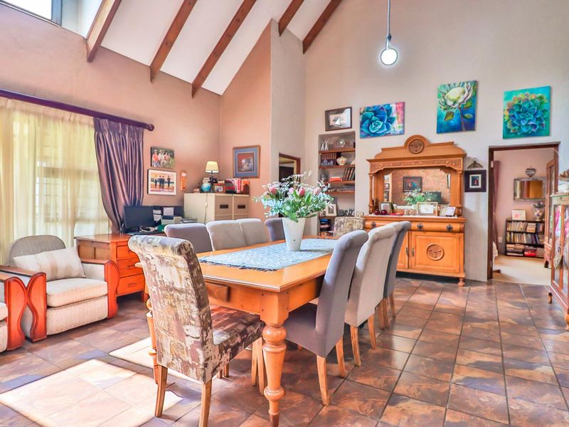 Charming North-Facing Retreat with Breathtaking Pivot Outlook - Photo 6