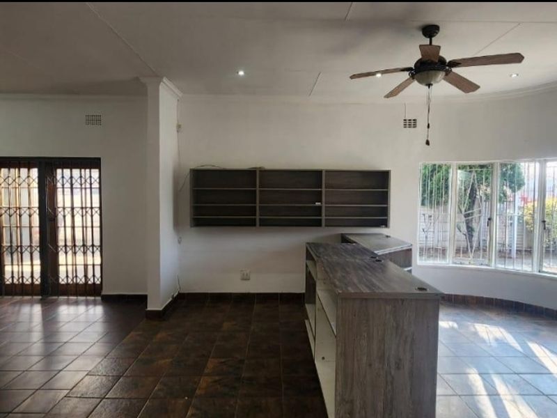 Well-Maintained Commercial Building – Fully Operational Office Space - Photo 3