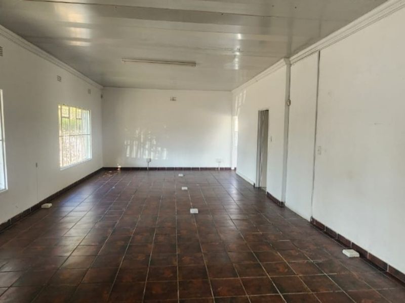 Well-Maintained Commercial Building – Fully Operational Office Space - Photo 7