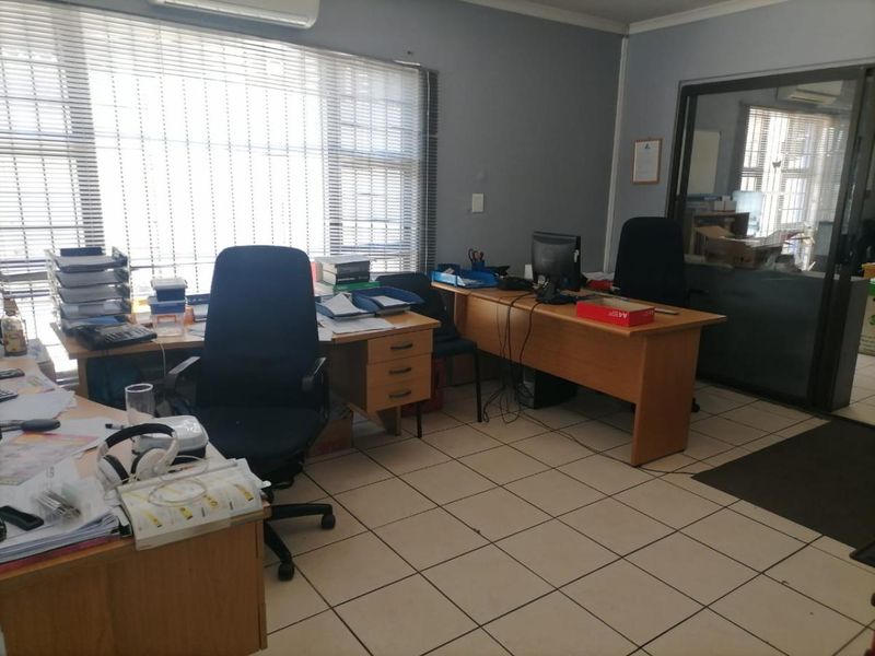 Big commercial property awaiting you now - Photo 9