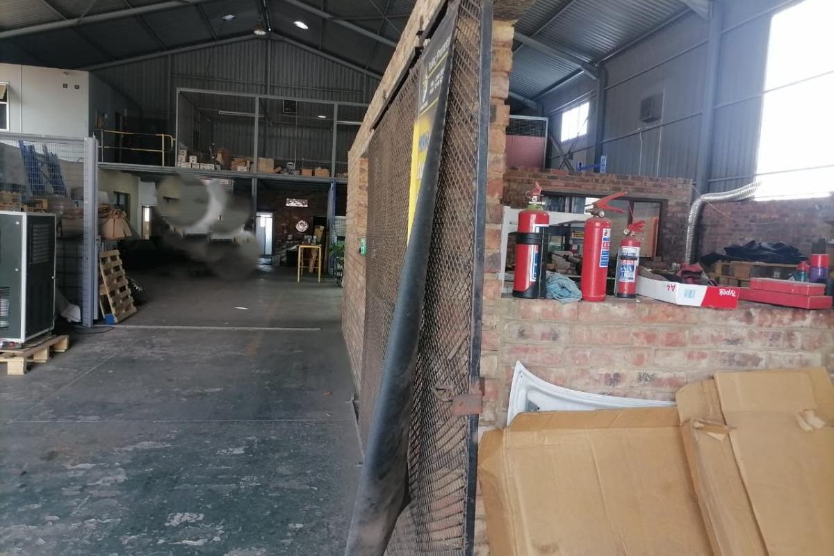 Big commercial property awaiting you now - Photo 4