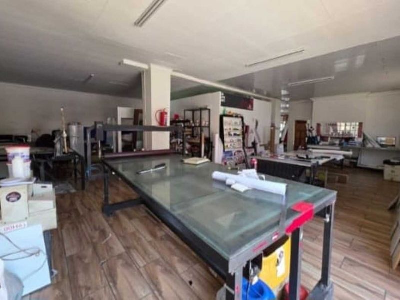 Prime Commercial Property with endless Potential-Perfect for Business Expansion. - Photo 1