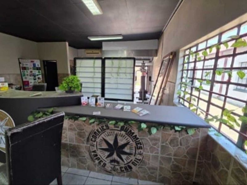 Prime Commercial Property with endless Potential-Perfect for Business Expansion. - Photo 7