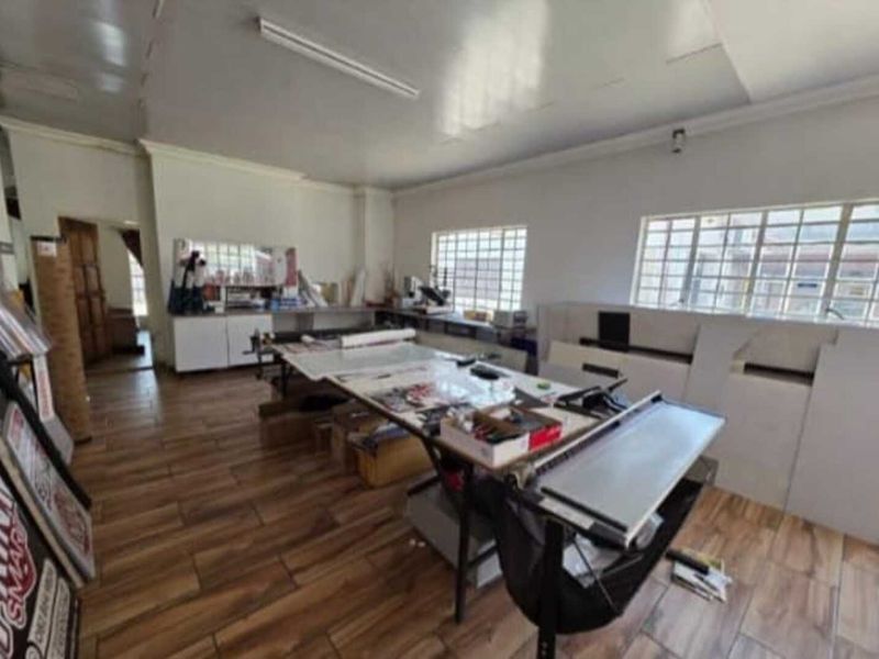Prime Commercial Property with endless Potential-Perfect for Business Expansion. - Photo 6