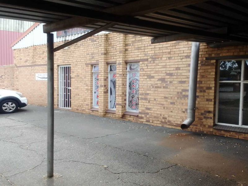 Industrial Workshop with Office For Sale – Prime Duncanville Location - Photo 1