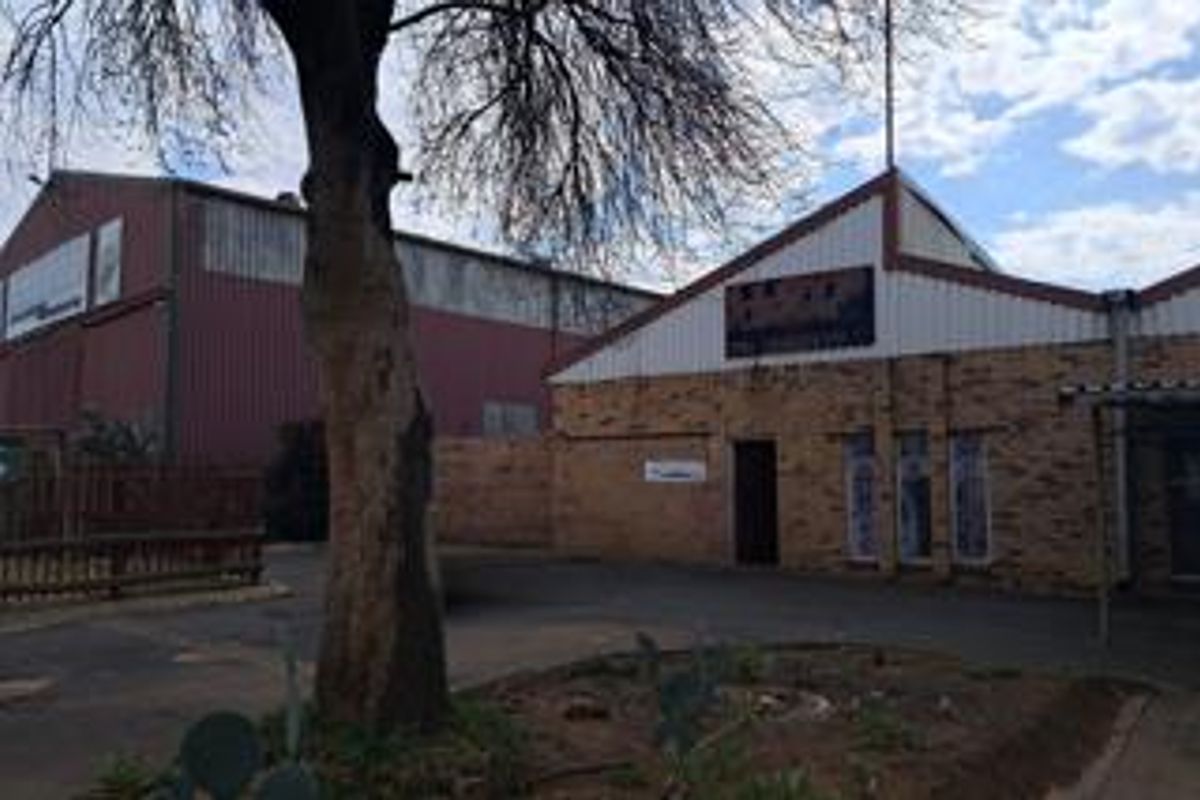 Industrial Workshop with Office For Sale – Prime Duncanville Location - Photo 2
