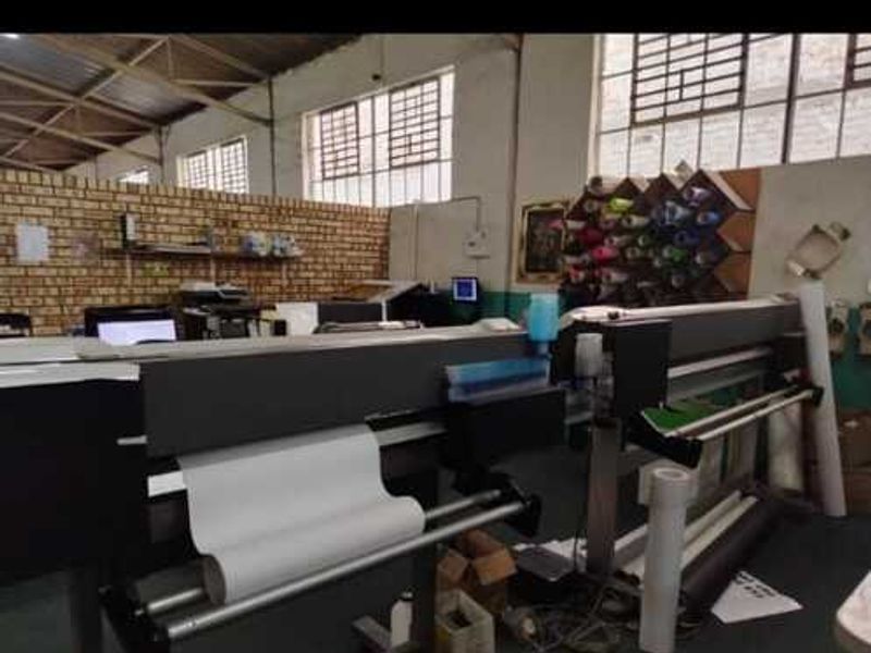 Prime Commercial Property with endless Potential-Perfect for Business Expansion. - Photo 3