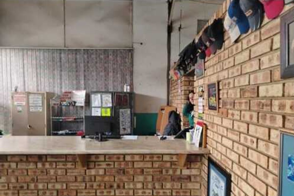 Prime Commercial Property with endless Potential-Perfect for Business Expansion. - Photo 4