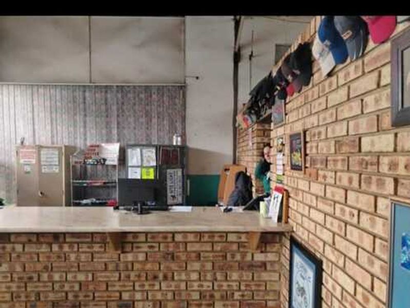 Prime Commercial Property with endless Potential-Perfect for Business Expansion. - Photo 4