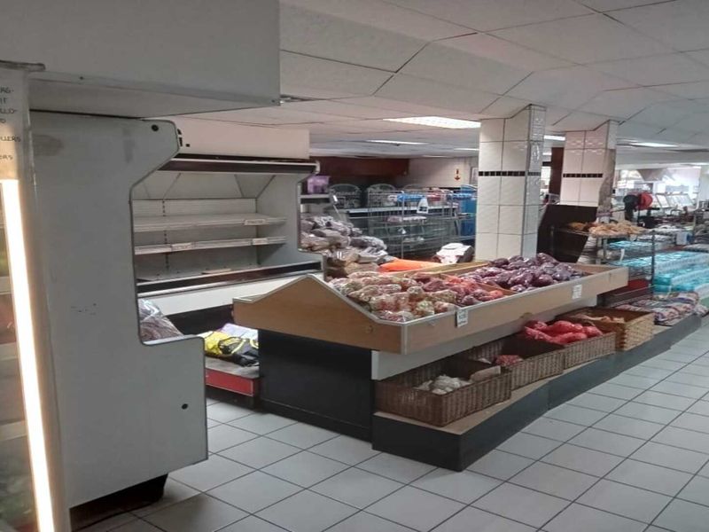 Prime Investment Opportunity – Supermarket, Butchery, Bakery & Student Accommodation - Photo 8