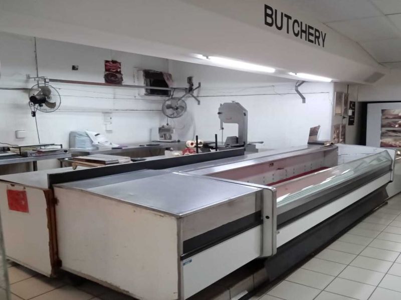 Prime Investment Opportunity – Supermarket, Butchery, Bakery & Student Accommodation - Photo 4