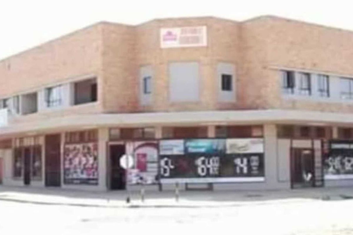 Commercial Building for Sale - Photo 3