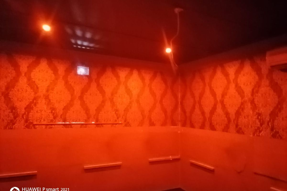 Investment Opportunity: Fully Zoned Commercial Space for Sale - Photo 5