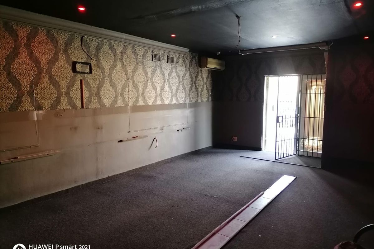 Investment Opportunity: Fully Zoned Commercial Space for Sale - Photo 4