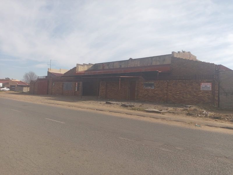 Commercial Property For Sale – Lehae - Elikhaya (Saratoga) - Photo 5