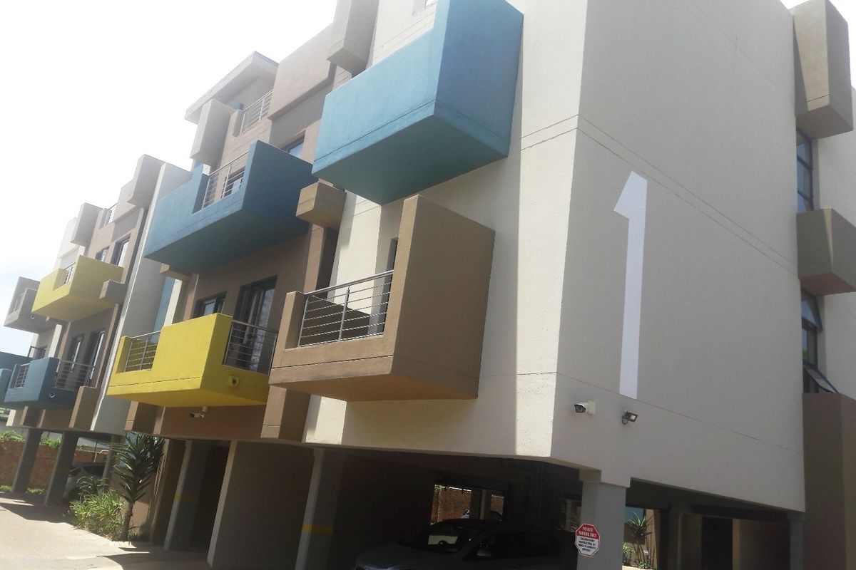 Recently Built & Perfectly Located - Ideal! - Photo 3