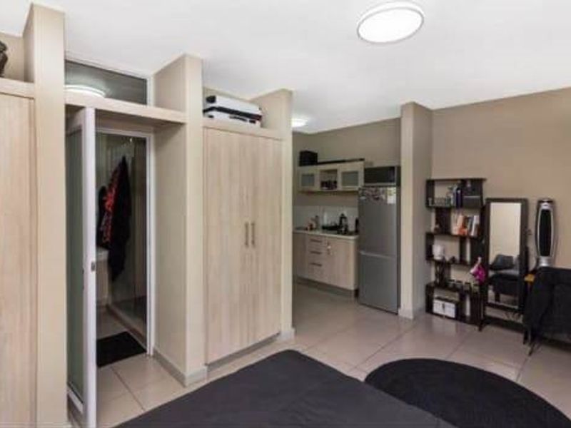 Recently Built & Perfectly Located - Ideal! - Photo 5