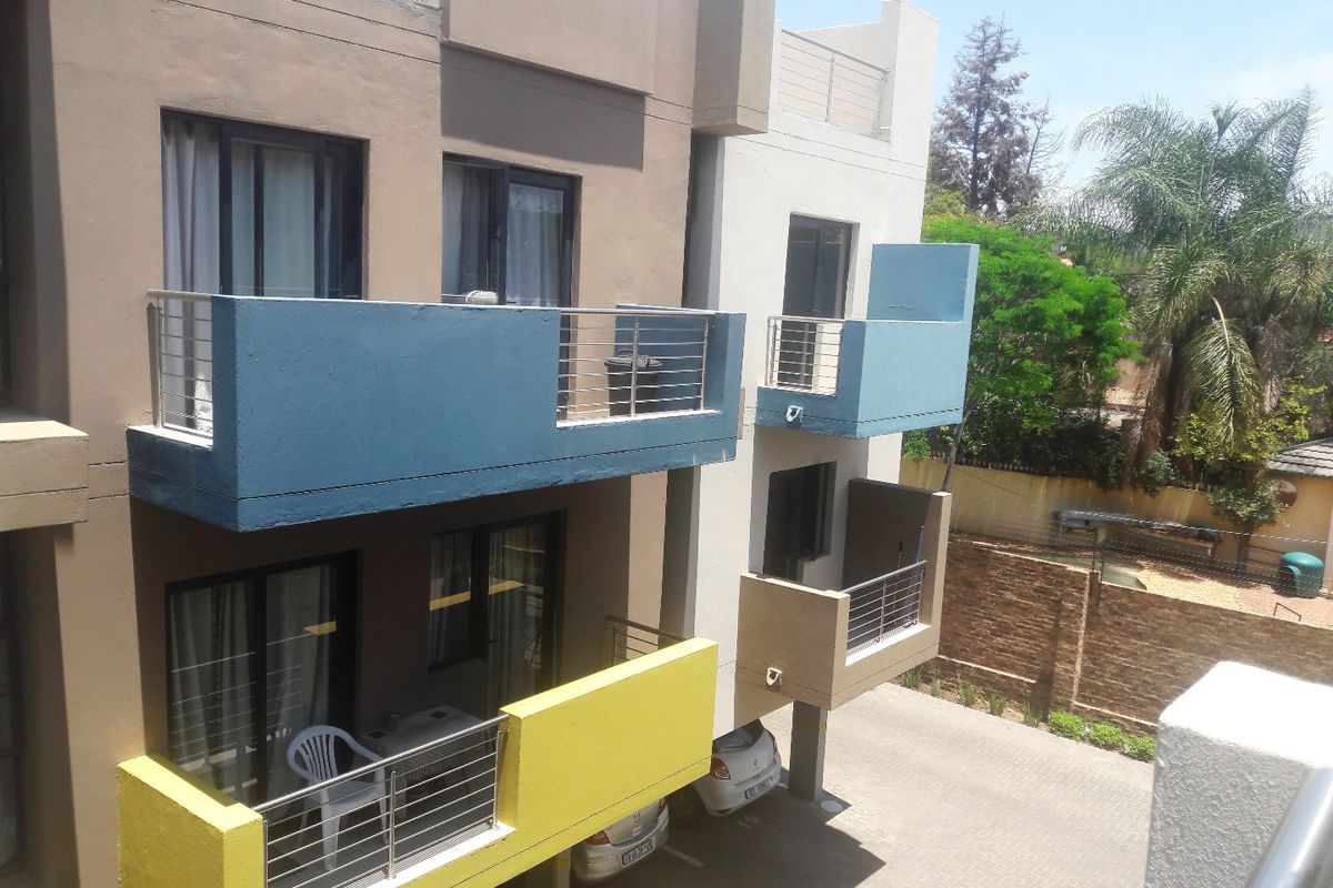 Recently Built & Perfectly Located - Ideal! - Photo 2