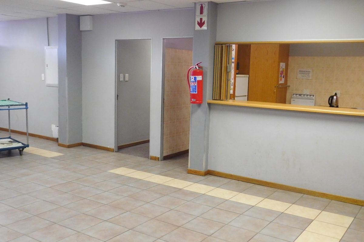 MAKE AN OFFER! Spacious Semi-double Storey Commercial Building For Sale. - Photo 4