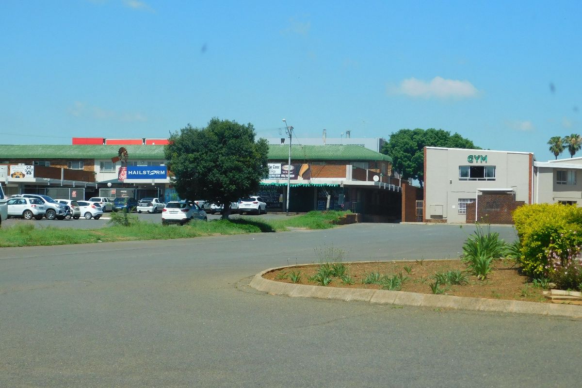 MAKE AN OFFER! Spacious Semi-double Storey Commercial Building For Sale. - Photo 2