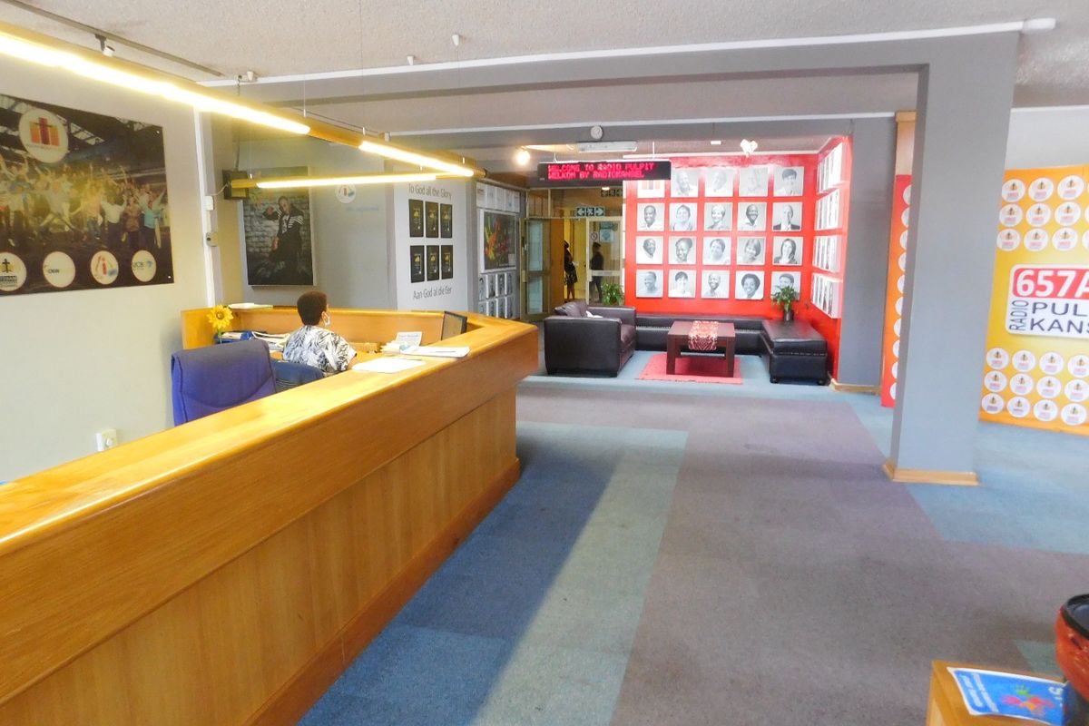 MAKE AN OFFER! Spacious Semi-double Storey Commercial Building For Sale. - Photo 5