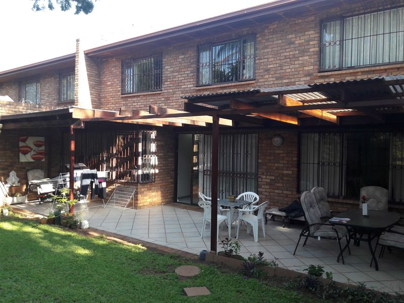 The Darling of Hatfield Townhouses - Drastic Reduction - Photo 9