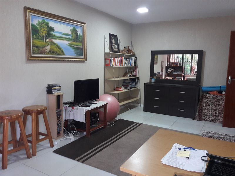 The Darling of Hatfield Townhouses - Drastic Reduction - Photo 6