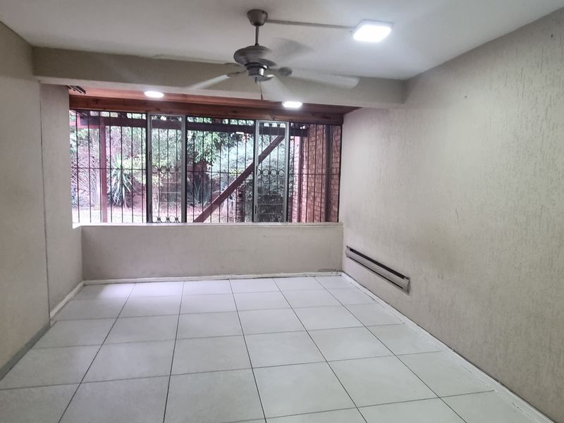 Luxurious space in a priceless position! - Photo 5