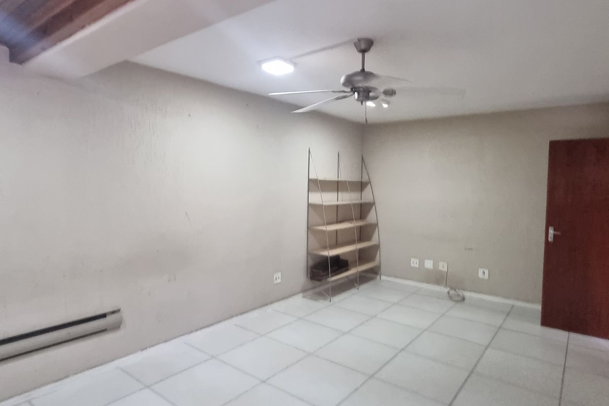 Luxurius space ina piceless position! - Photo 4