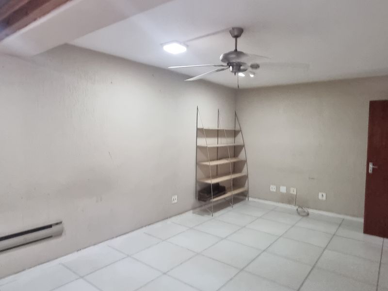 Luxurious space in a priceless position! - Photo 4