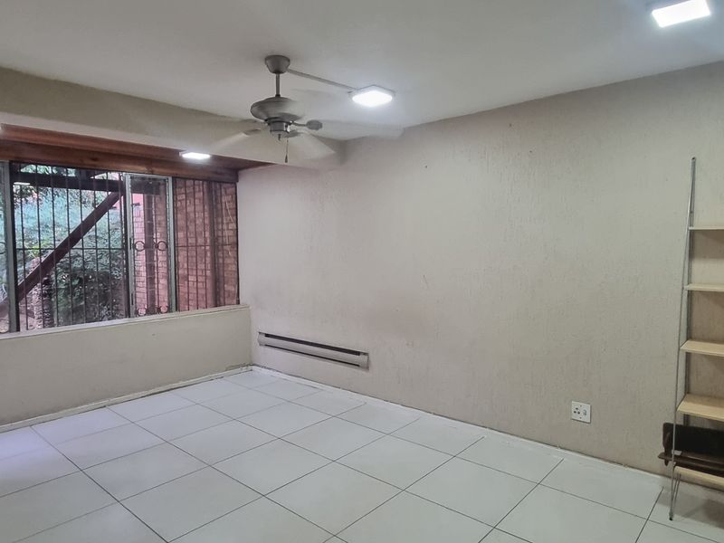 Luxurious space in a priceless position! - Photo 3