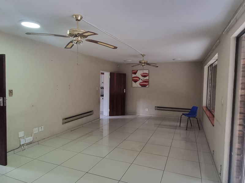 Luxurious space in a priceless position! - Photo 6