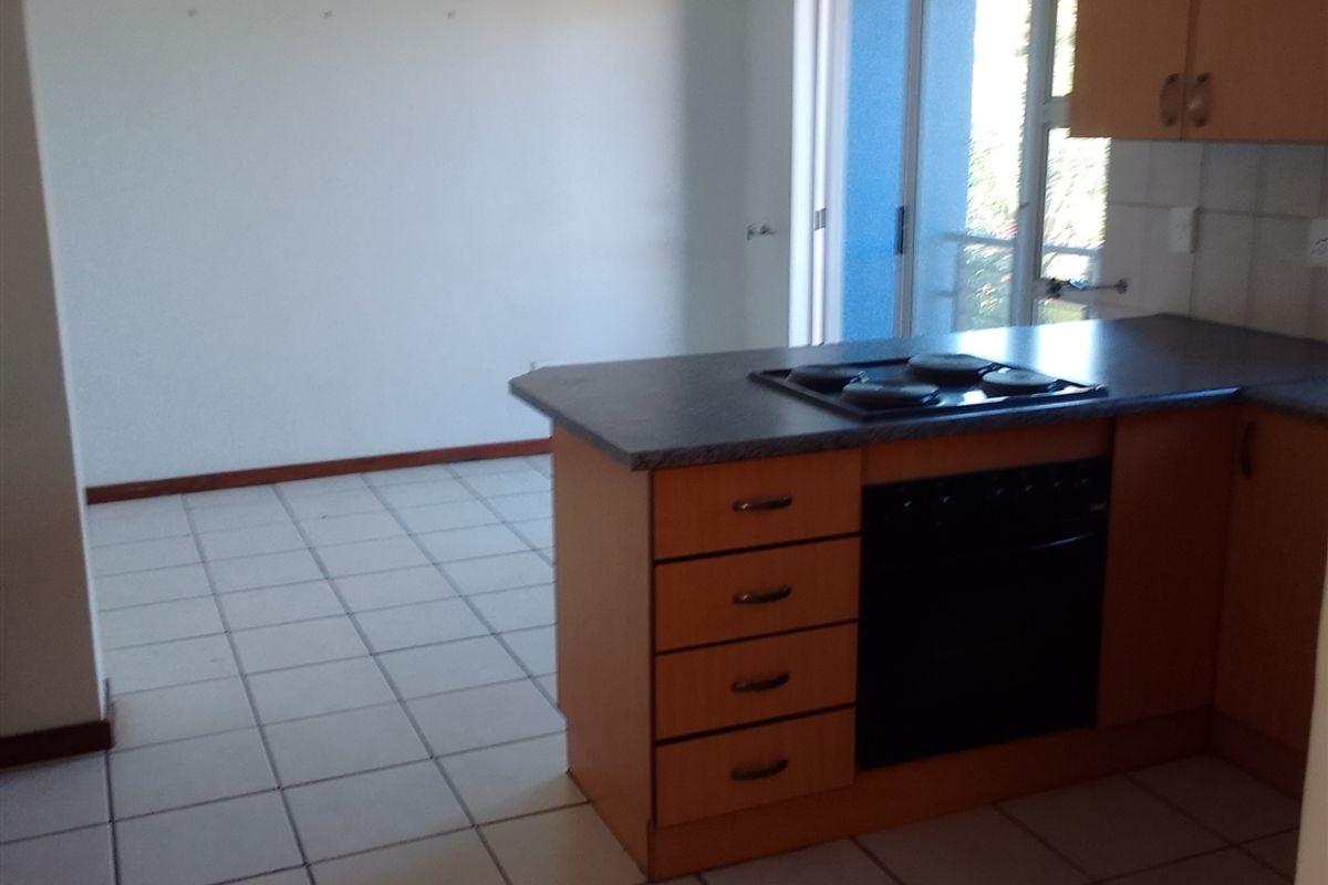 Spotless Duplex Unit with Balcony and Workstation - Photo 3