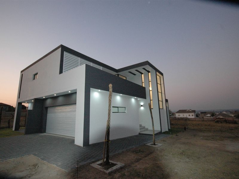 Ultra modern 4 bedroom Full title - Photo 10