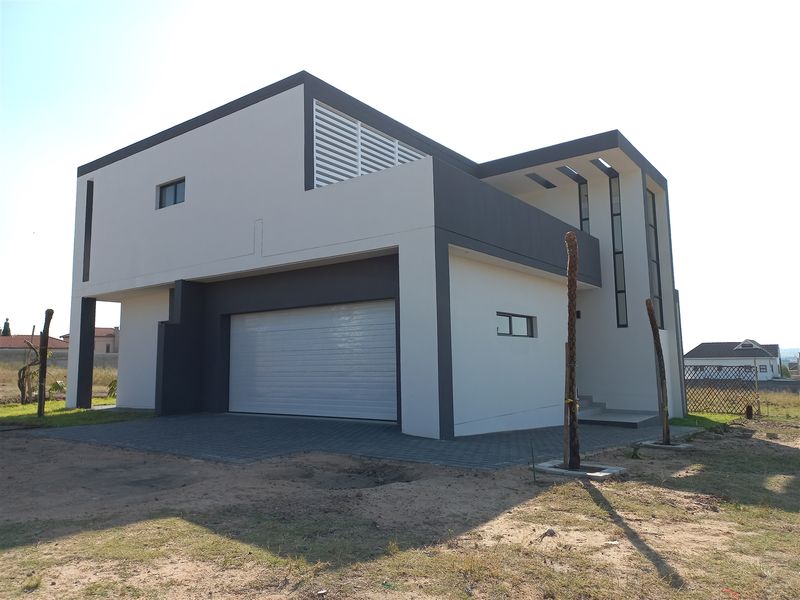 Ultra modern 3  bedroom Full Title Home in Secure Estate - Photo 3