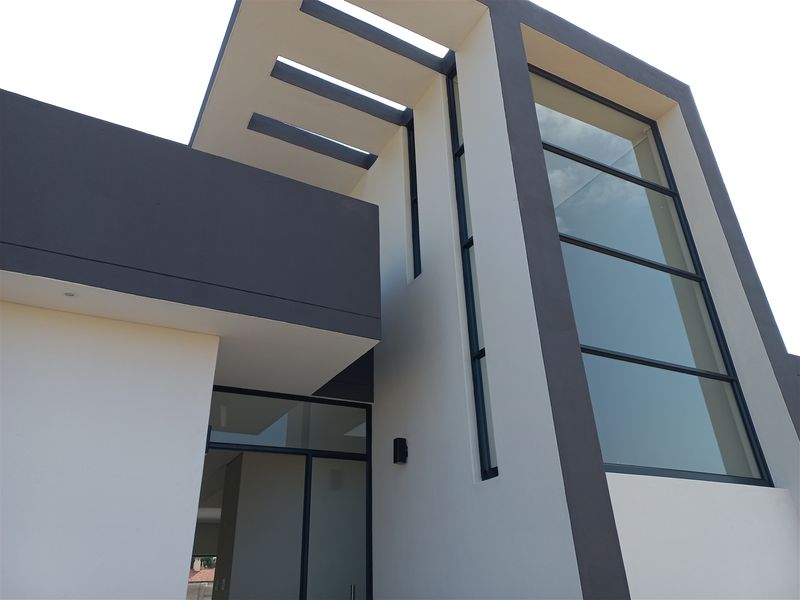 Ultra modern 3  bedroom Full Title Home in Secure Estate - Photo 6