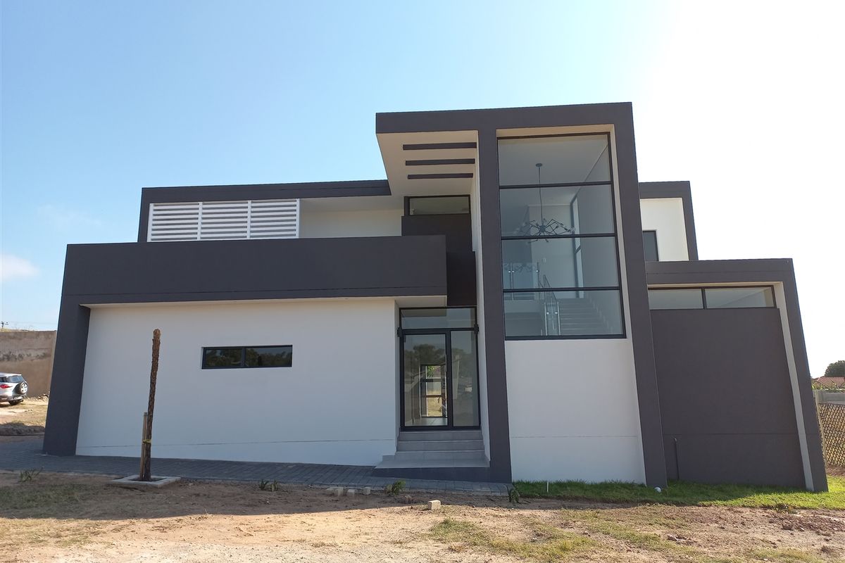 Ultra modern 3  bedroom Full Title Home in Secure Estate - Photo 5